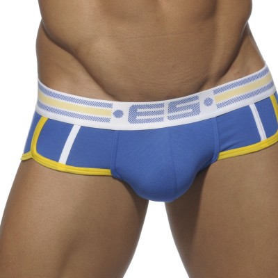 Brief ES Collection UN063